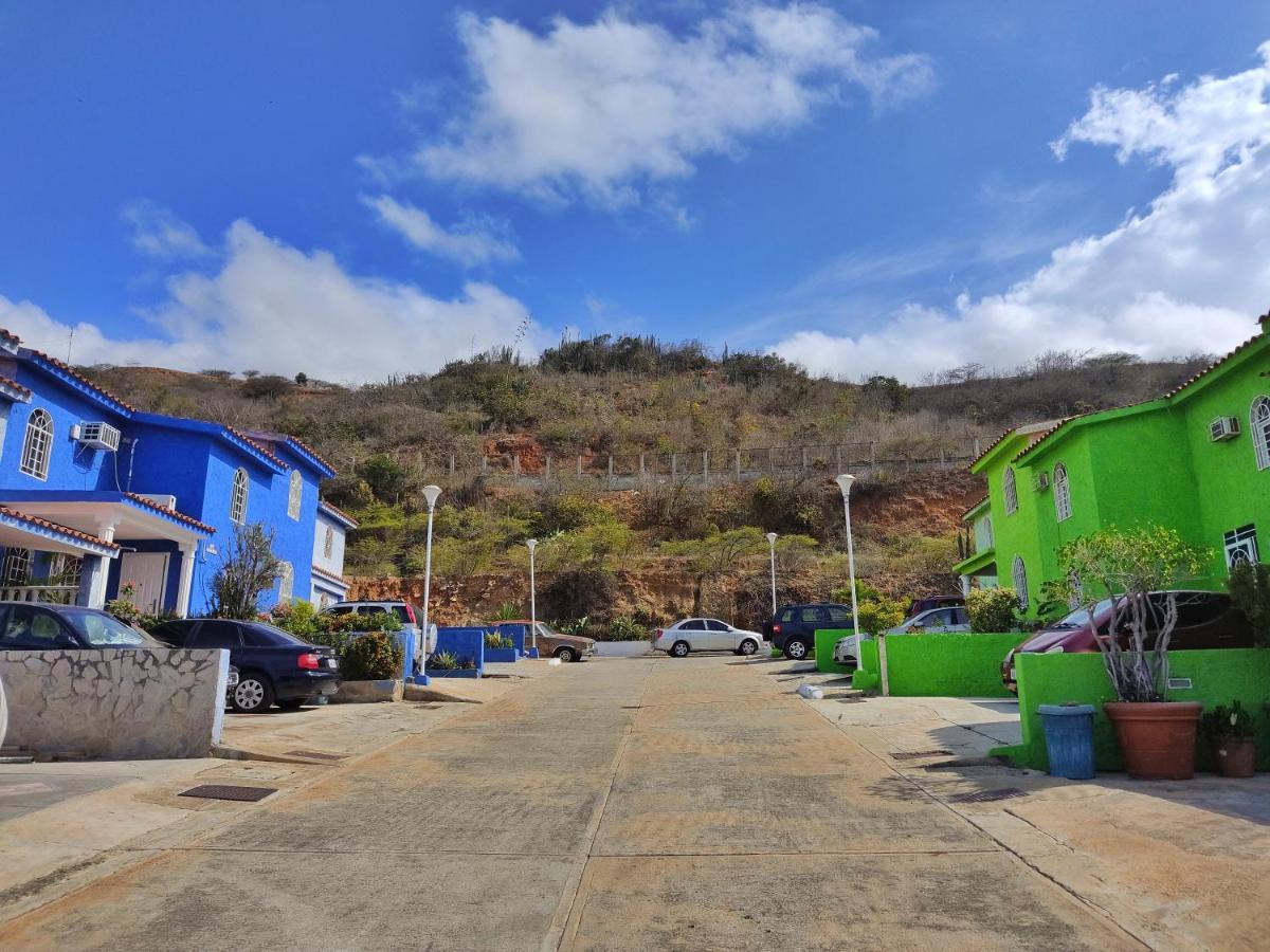 Bella Suite Frente Al Aeropuerto Catia La Mar Dış mekan fotoğraf
